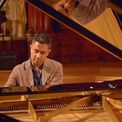 https://www.steinway.com/zh_CN/news/features/new-steinway-sanders-theatre-harvard