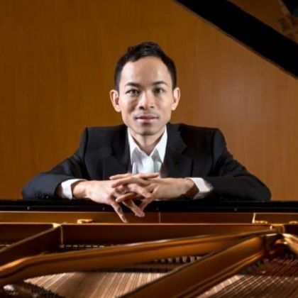 https://www.steinway.com/artists/kinwai-shum