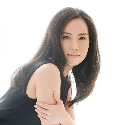 https://www.steinway.com/artists/evelyn-chang