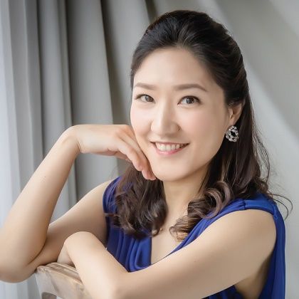 https://www.steinway.com/artists/yoonie-han